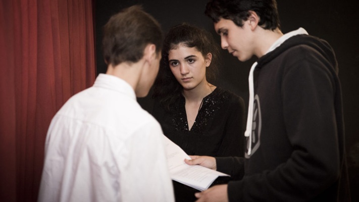 Cours ados improvisation paris ateliers comedie