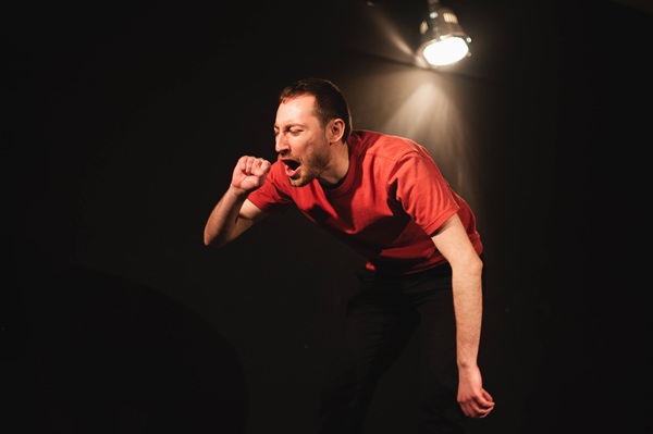 Cours de théâtre humour aux Ateliers Comédie à Paris